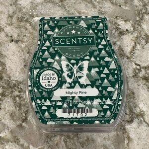 Scentsy Mighty Pine Wax Bar